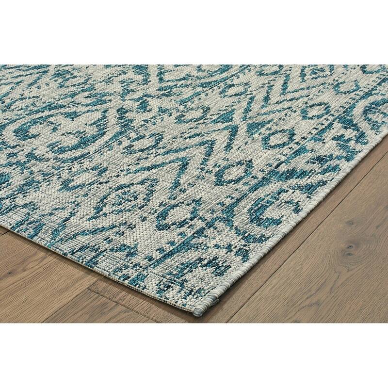 Sevita Entwined Ikat Geometric Indoor/Outdoor Rug