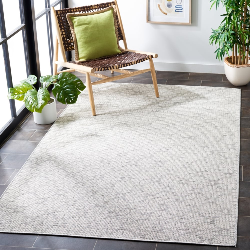 Martha Stewart by SAFAVIEH Matty Indoor/ Outdoor Rug