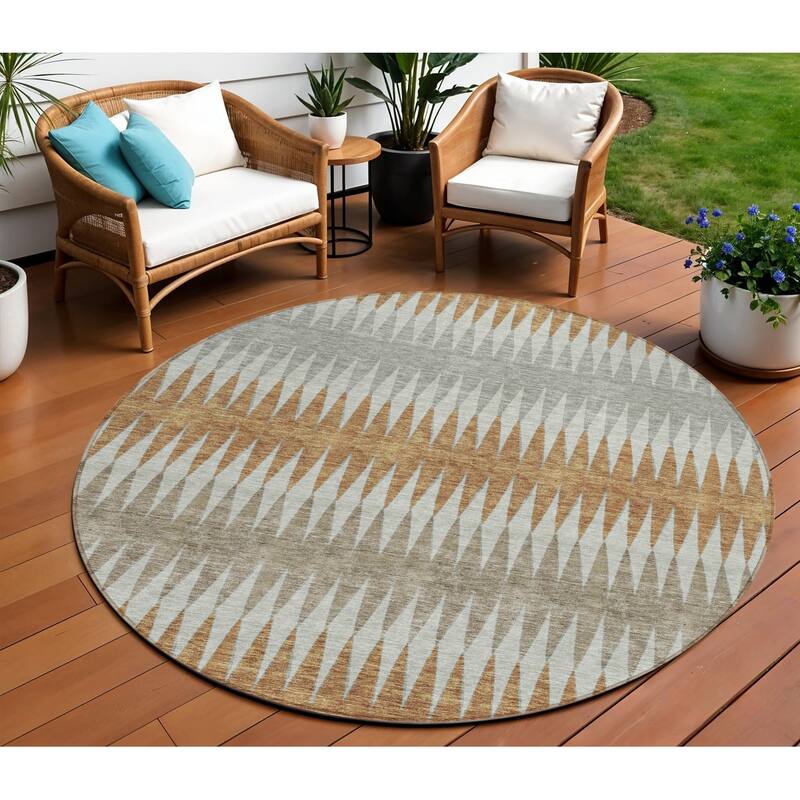 HomeRoots Striped Transitional Rectangle Outdoor Rug - 8' Round