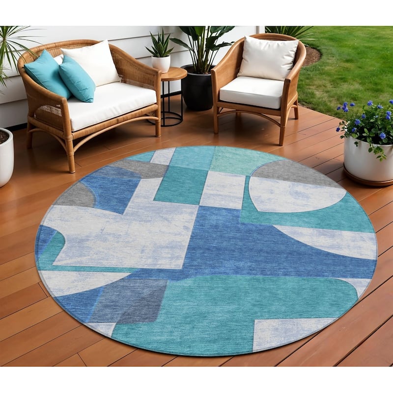 HomeRoots Geometric Modern Rectangle Outdoor Rug - 8' Round