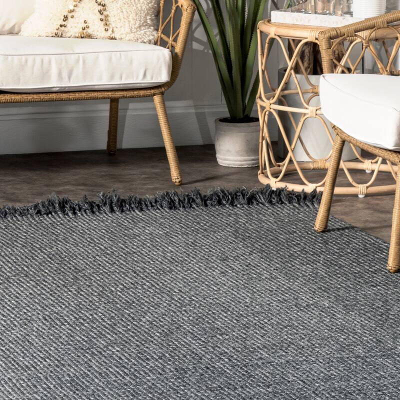 Nuloom Braided Courtney Tassel Indoor/Outdoor Area Rug