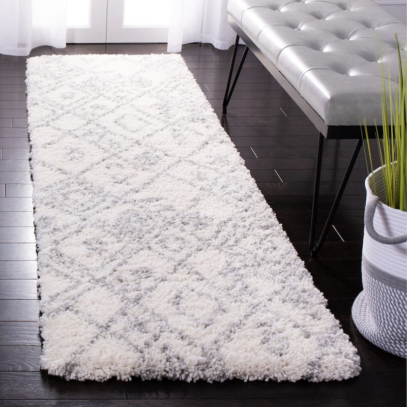 SAFAVIEH Fontana Shag Mildred Moroccan 2-inch Thick Rug - 2'3" x 8' Runner - Cream/Grey