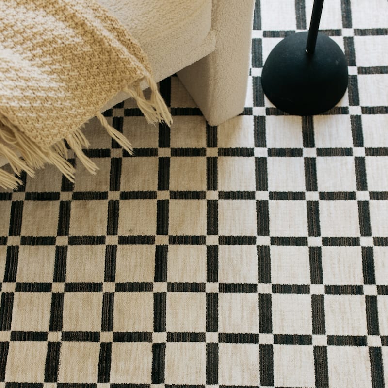 Hansel Geometric Grid Beige/ Black Area Rug