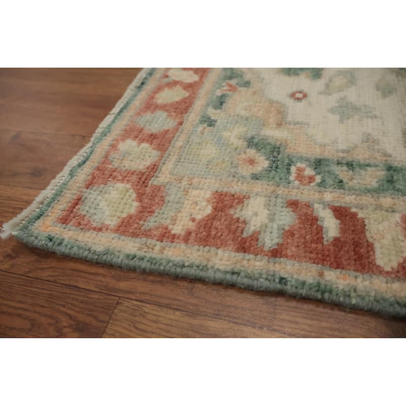 Hand Knotted Oriental 100% Wool Carpet Transitional Floral Beige & Ivories Oushak Area Rug - 3' 0'' X 2' 1''