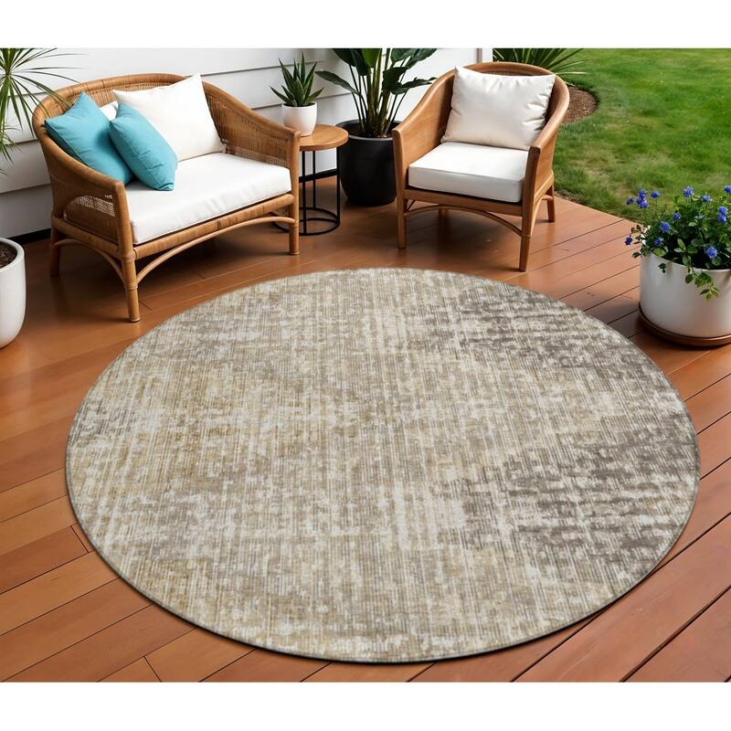 HomeRoots Geometric Transitional Rectangle Outdoor Rug - 8' Round