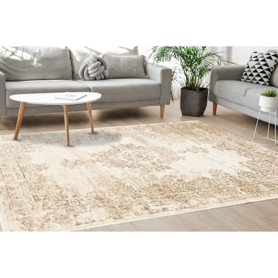 Florence Collection - Beige/Cream Distressed Traditional Rug - 4'7" x 6'7"