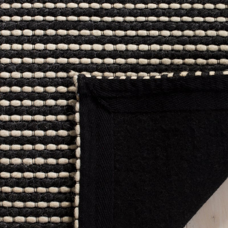 SAFAVIEH Handmade Natura Refiqe Wool Rug
