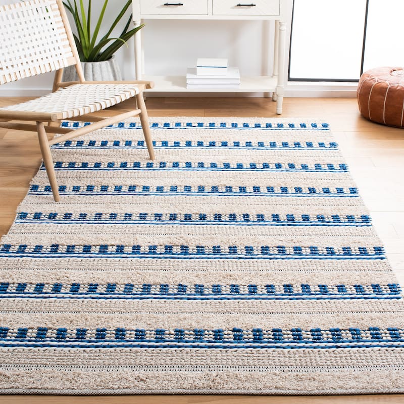 SAFAVIEH Handmade Natura Ingiridur Stripe Cotton Rug - 4' x 6' - Beige/Navy