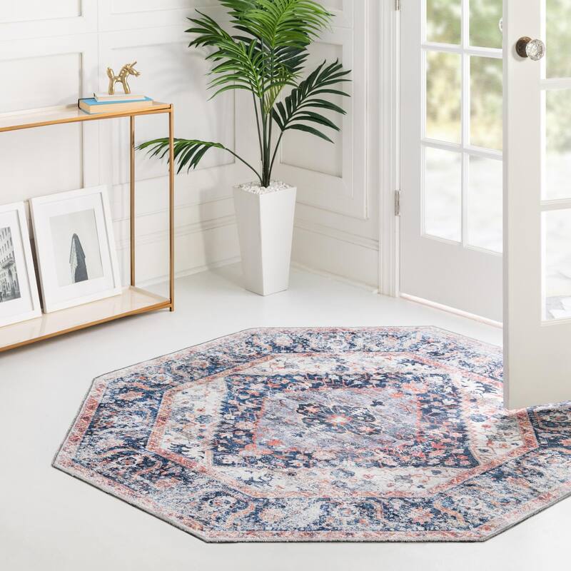 Traditional Tira Collection Area Rug