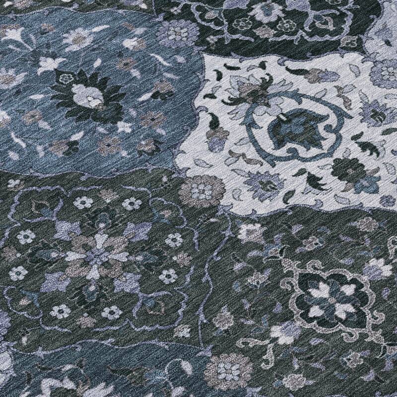 Machine Washable Indoor/ Outdoor Traditional Panel Chantille Rug