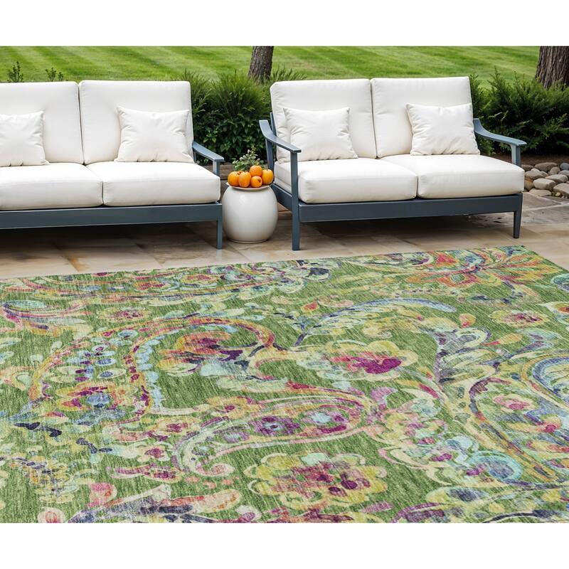 HomeRoots Paisley Transitional Rectangle Outdoor Rug - 9' X 12'