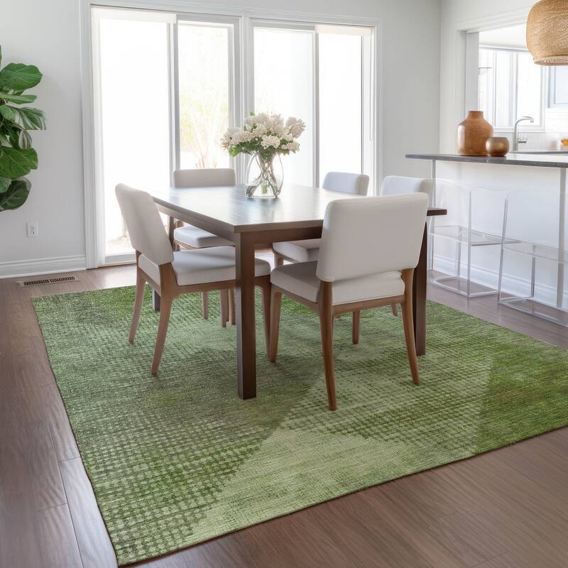 Machine Washable Indoor/ Outdoor Diamond Ombre Chantille Rug
