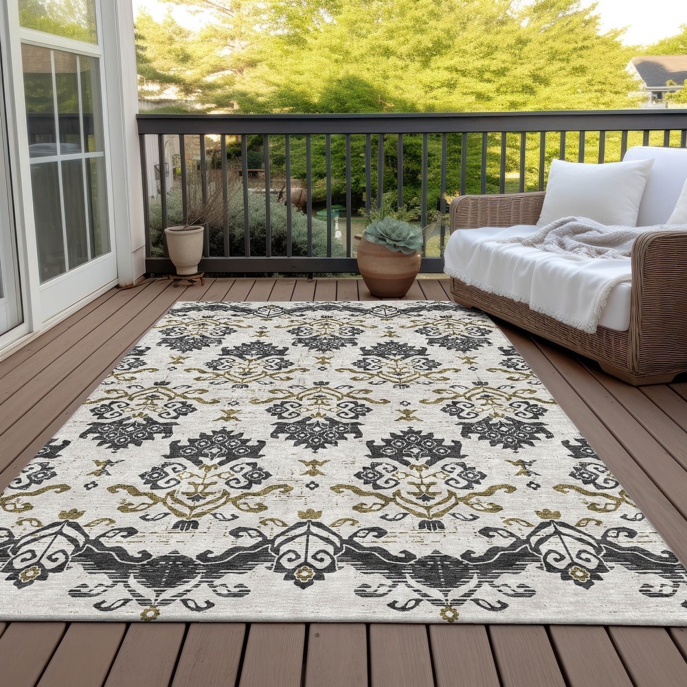 Machine Washable Indoor/ Outdoor Chantille Damask Medallion Rug