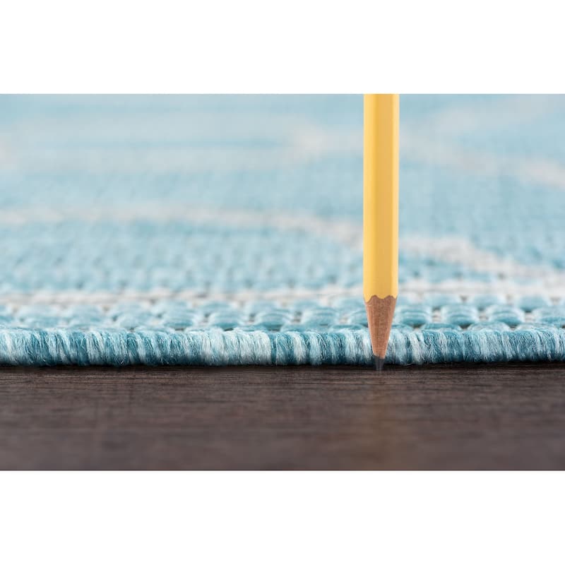Colonnade Transitional Geometric Indoor/Outdoor Area Rug