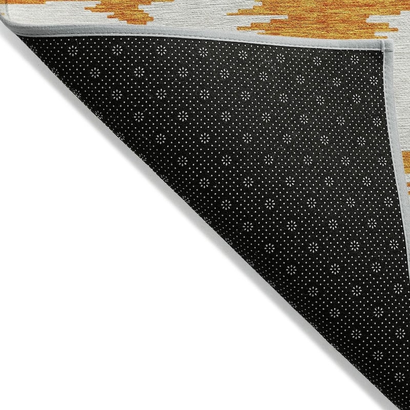 HomeRoots Abstract Transitional Rectangle Outdoor Rug - 3' x 5'