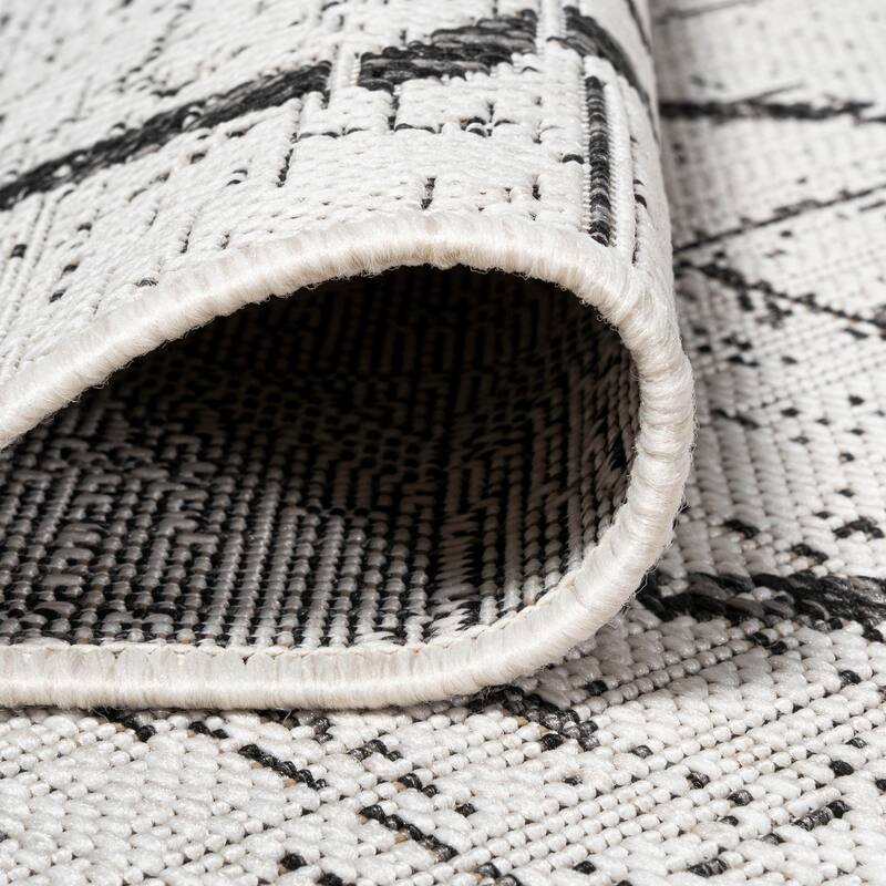 JONATHAN Y Derya Tribal Diamond Trellis Indoor/Outdoor Area Rug