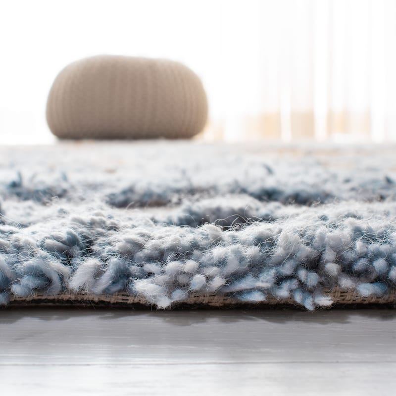 SAFAVIEH Handmade Casablanca Shag Grainne Tribal Wool Rug