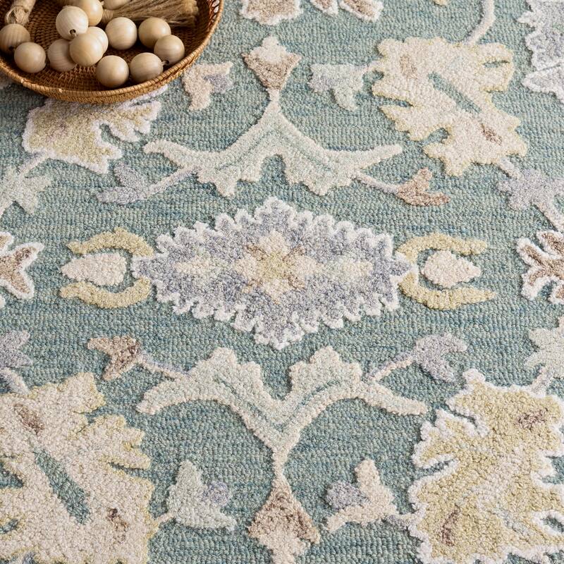 SAFAVIEH Handmade Ebony Viktorya Wool Rug