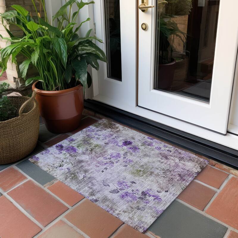Machine Washable Indoor/ Outdoor Chantille Vanishing Floral Rug