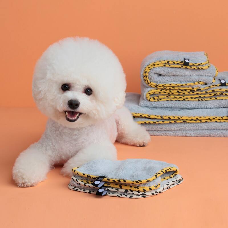 PET’S FAVORITE TOWEL, Premium High Quality Microfiber Pet Towel, Ultra-Absorbent, Quick Drying Towel, White, Made in Korea