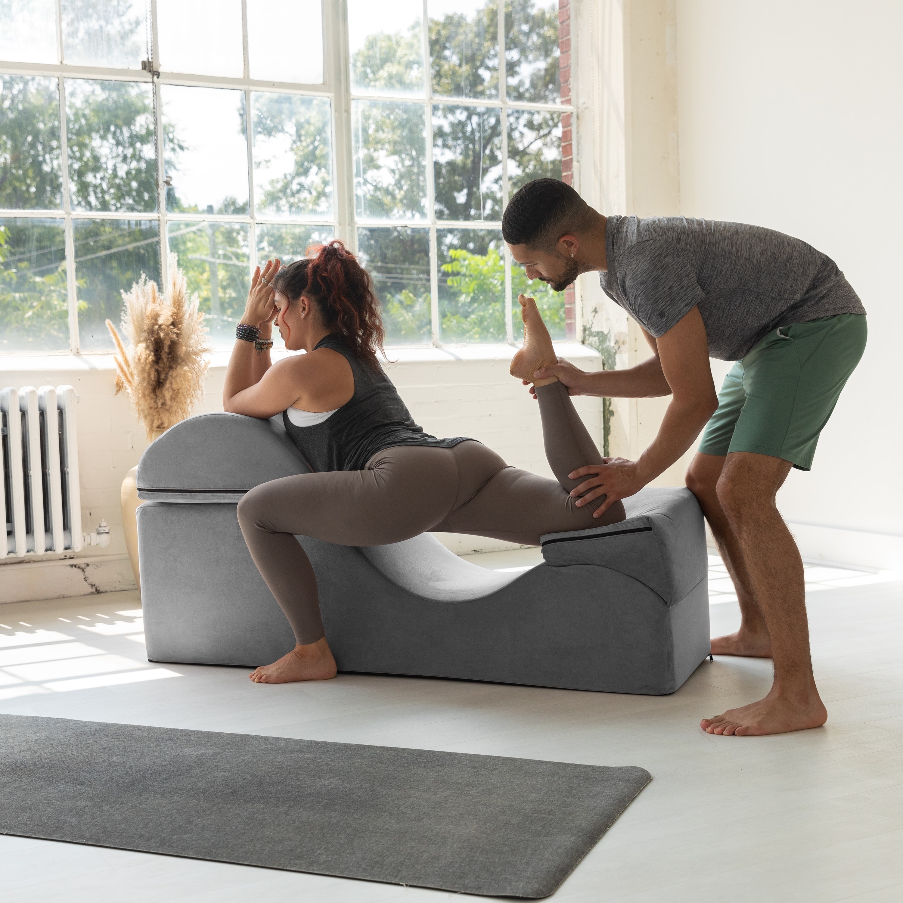 Avana Kami Convertible Chaise Yoga Massage 2 In 1 Ottoman with Concealed Fold Out Yoga Lounge Chair Microvelvet