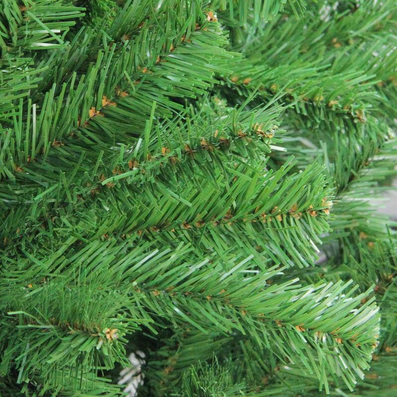 7.5' Medium Hazelton Spruce Artificial Christmas Tree, Unlit - 7.5 Foot