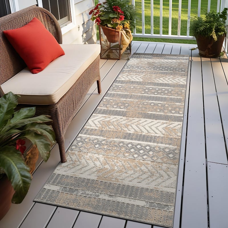World Rug Gallery Distressed Geometric Indoor/Outdoor Area Rug - 2' 7" x 10' - Beige