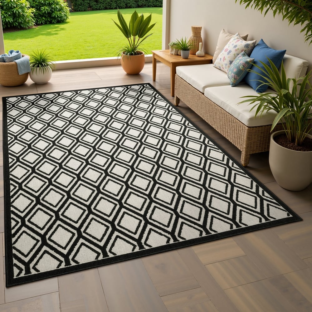 Vista Home Talcot Diamond Relief Grey/ Black Indoor-Outdoor Area Rug