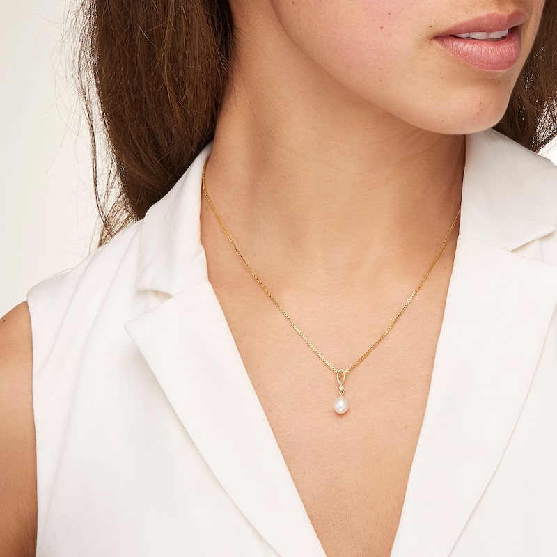 Oravo 14k Yellow Gold Freshwater Pearl Dangling Infinity Pendant Necklace
