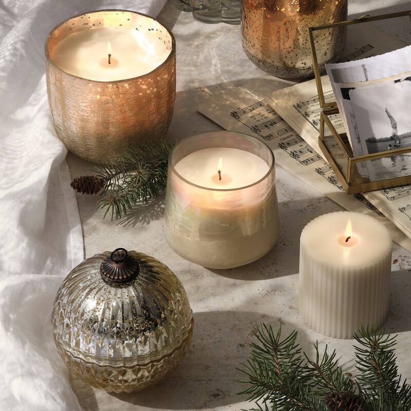 ILLUME Noble Holiday Winter White Candle
