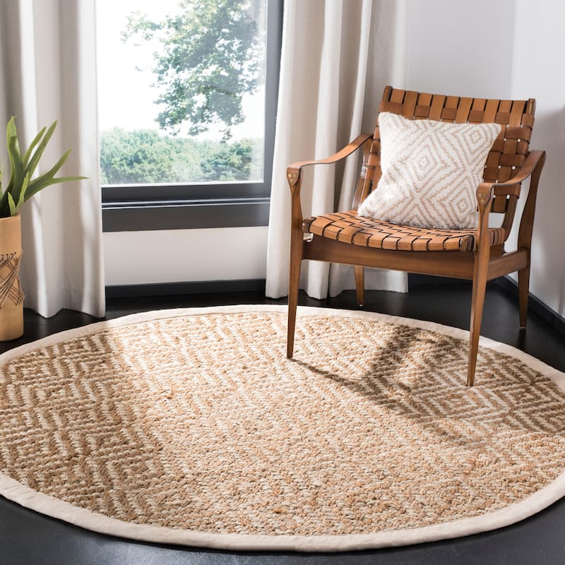 SAFAVIEH Handmade Natural Fiber Jaeda Diamond Jute Tassel Rug - 6' Round - Ivory/Natural