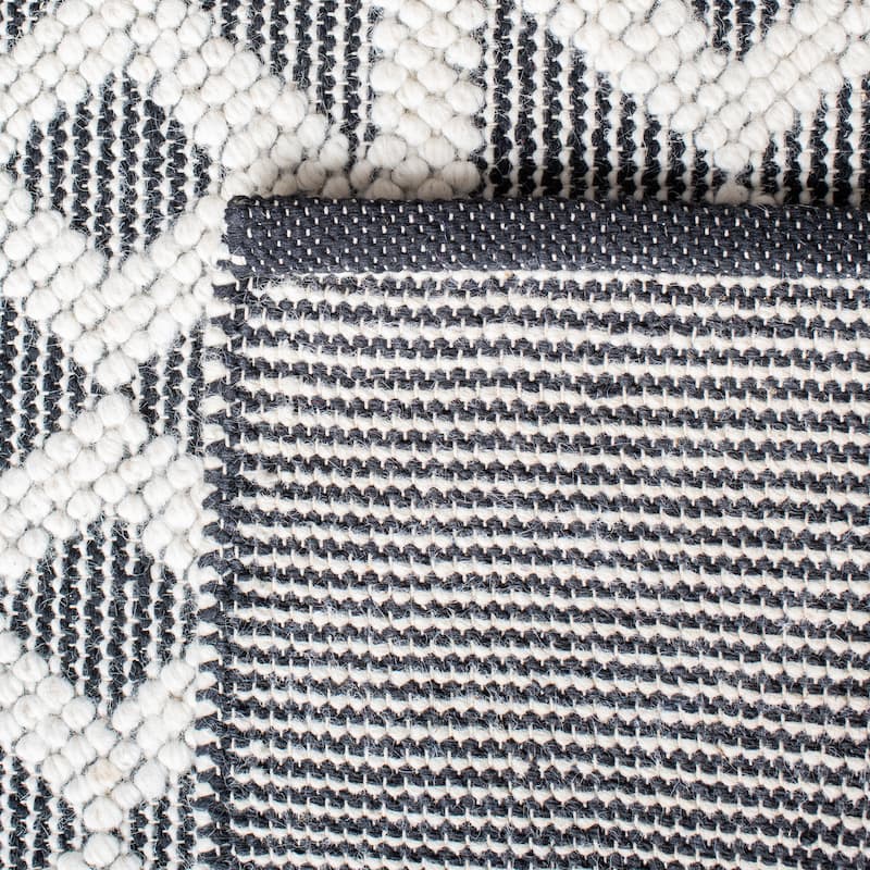 SAFAVIEH Handmade Natura Gyslaine Wool Rug