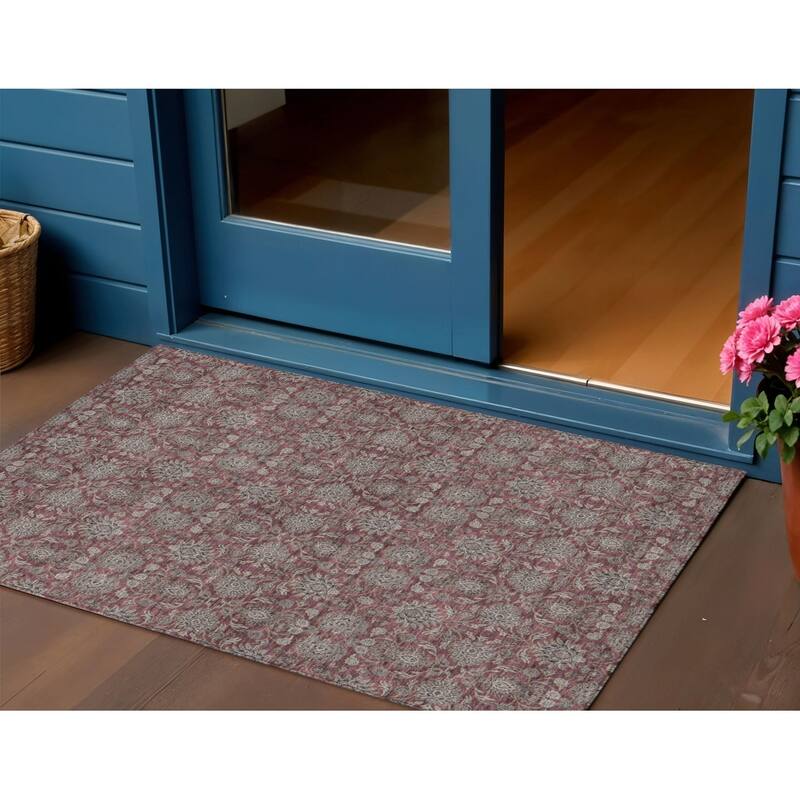 HomeRoots Floral Transitional Rectangle Outdoor Rug - 3' x 5'
