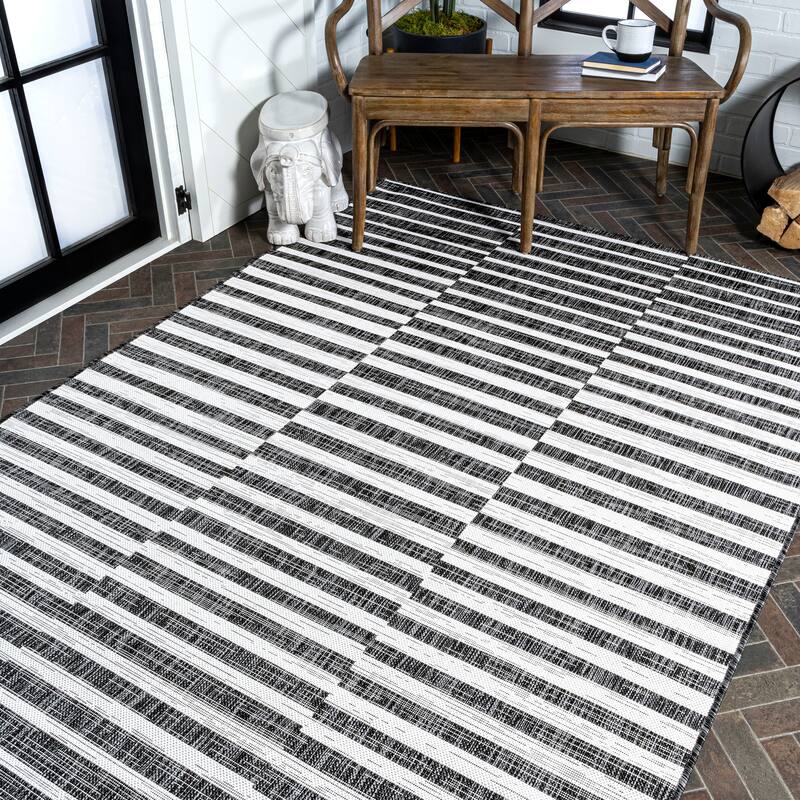 JONATHAN Y Grid Modern Offset Stripe Indoor/Outdoor Area Rug