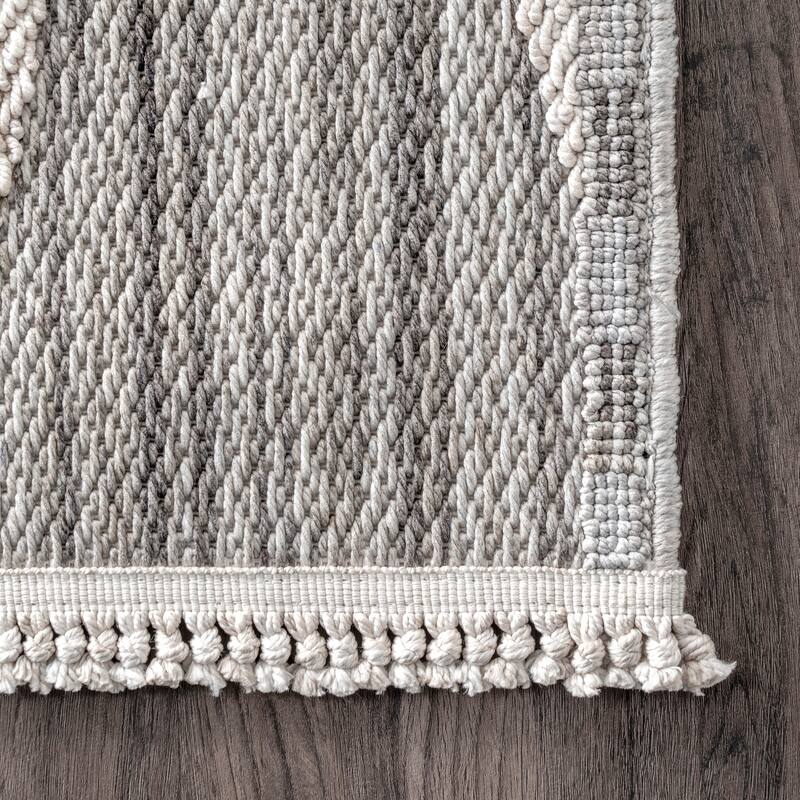 Nuloom Marcy Geometric Tasseled Area Rug