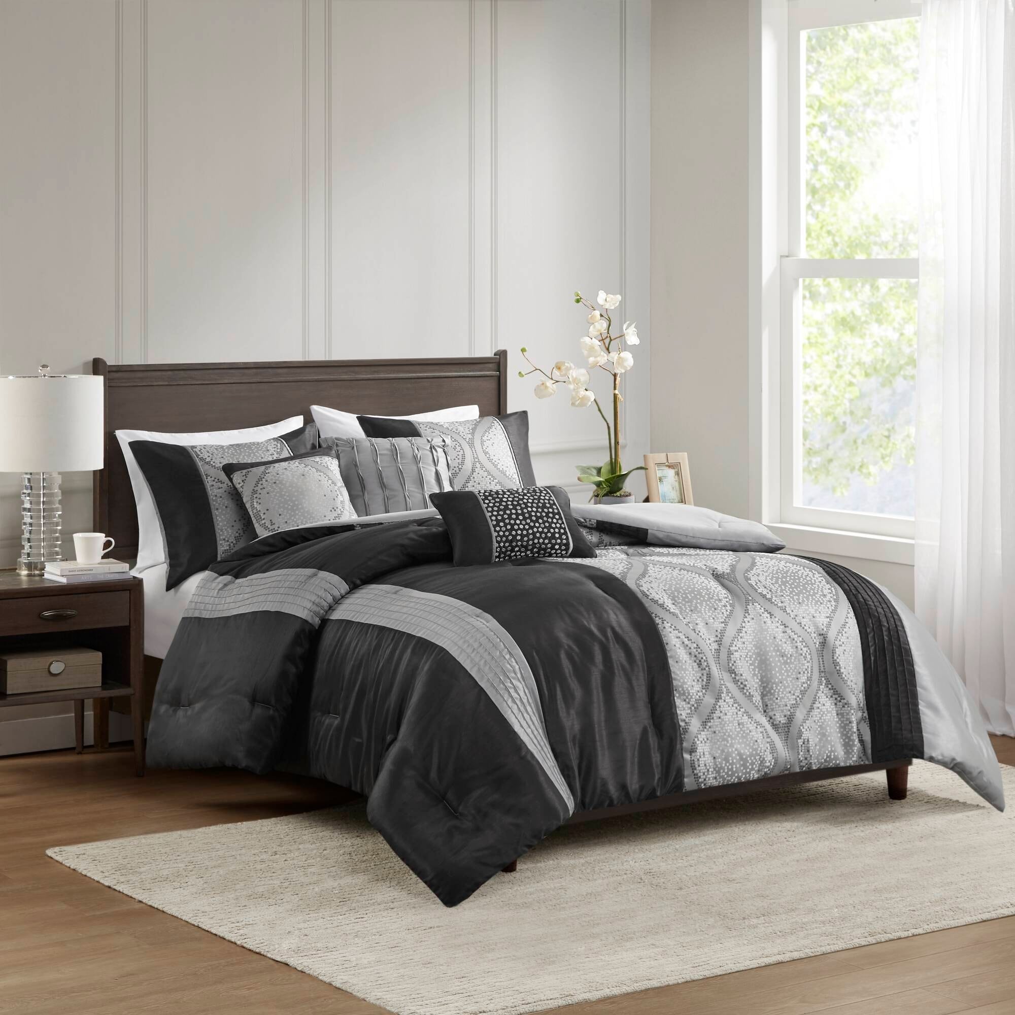 Throw pillows for grey comforter discount