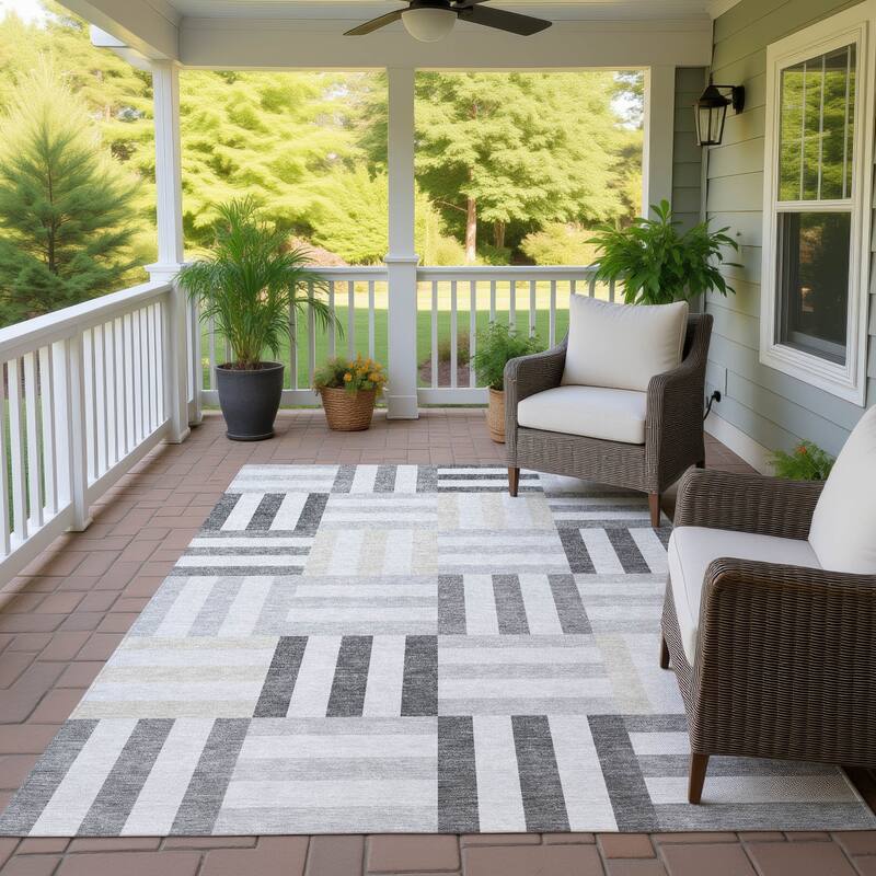 Machine Washable Indoor/ Outdoor Modern Hatch Chantille Rug