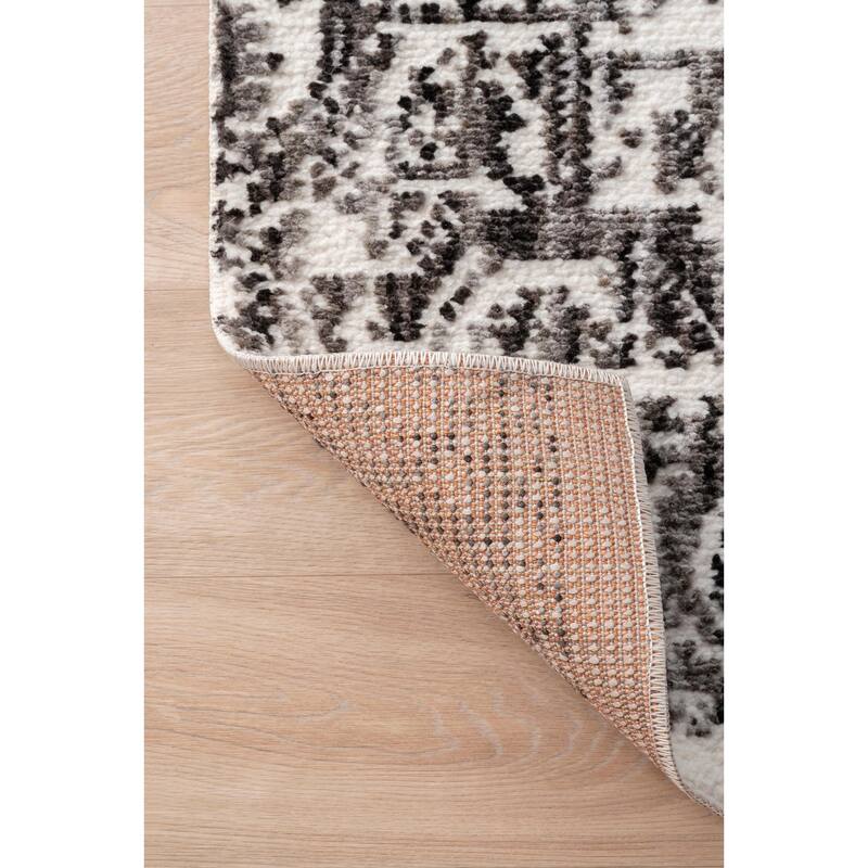 Nuloom Transitional Vintage Lavish Mayen Medallion Area Rug