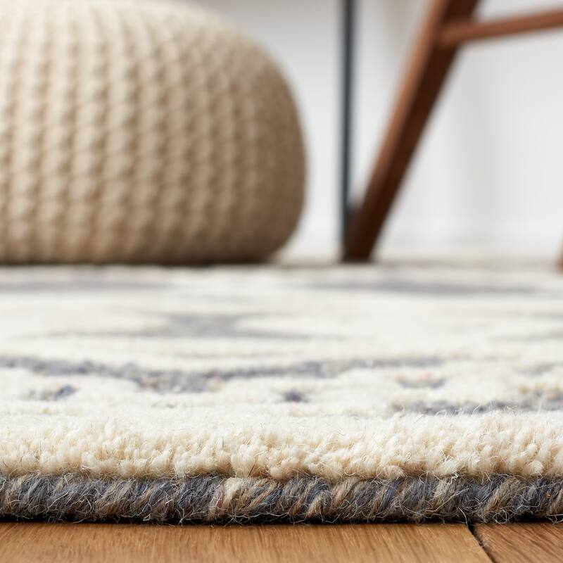 SAFAVIEH Handmade Abstract Zelina Modern Wool Rug