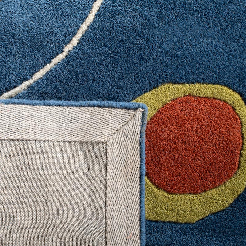 SAFAVIEH Handmade Soho Kaleena Floral N.Z. Wool Rug