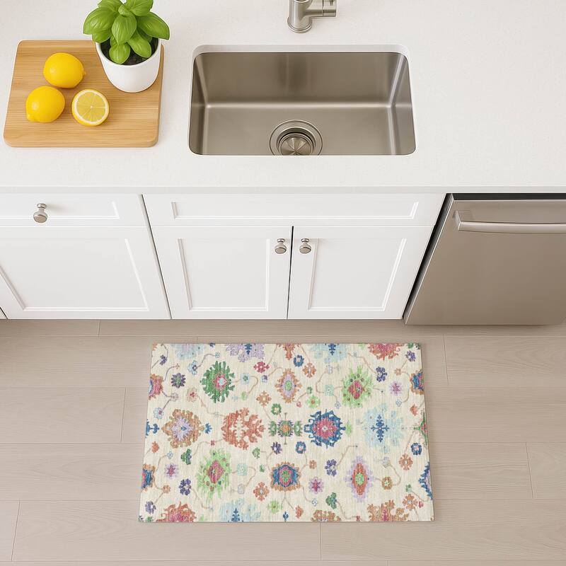 Machine Washable Indoor/ Outdoor Traditonal Delhi Chantille Rug