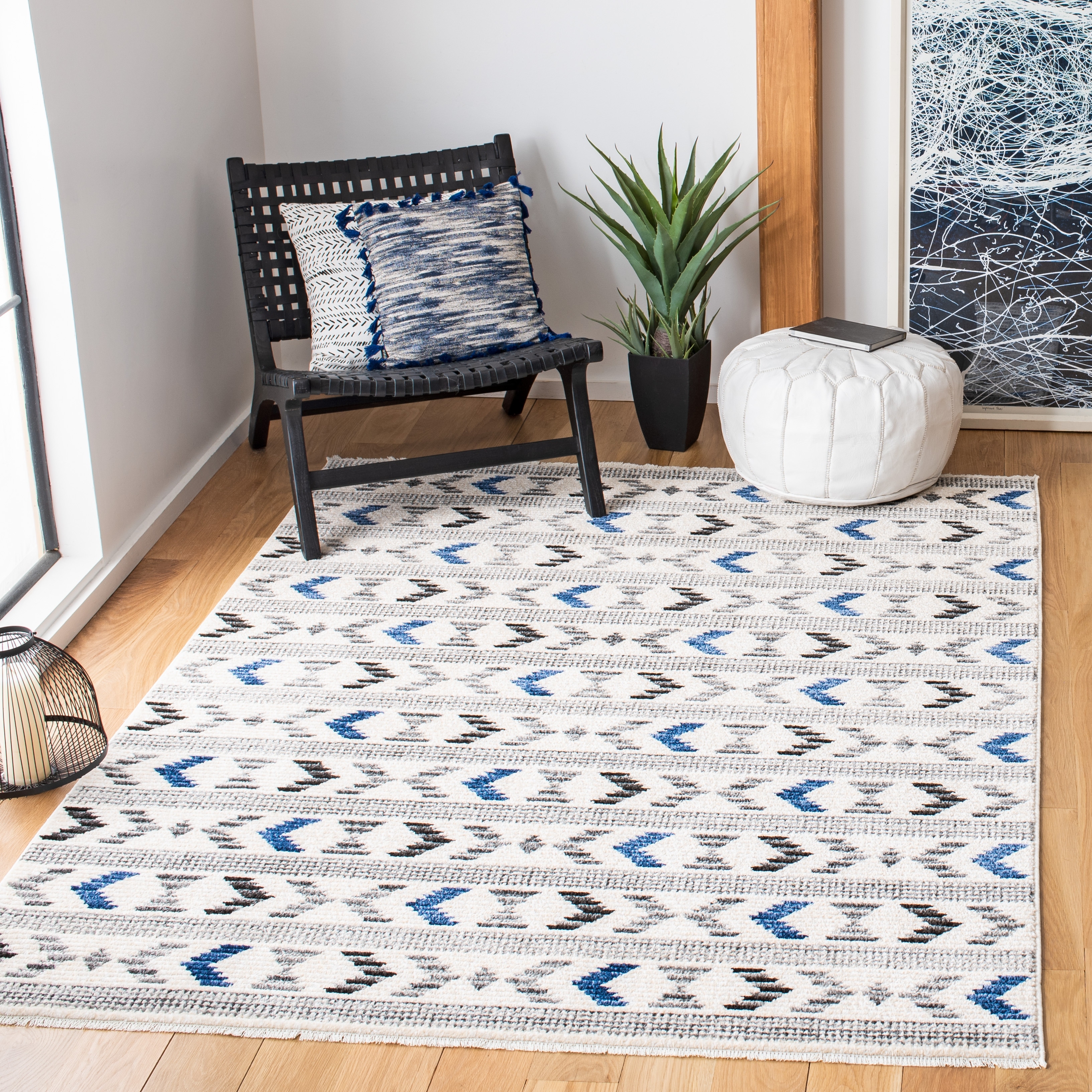 SAFAVIEH Sedona Liivia Boho Tribal Fringe Rug