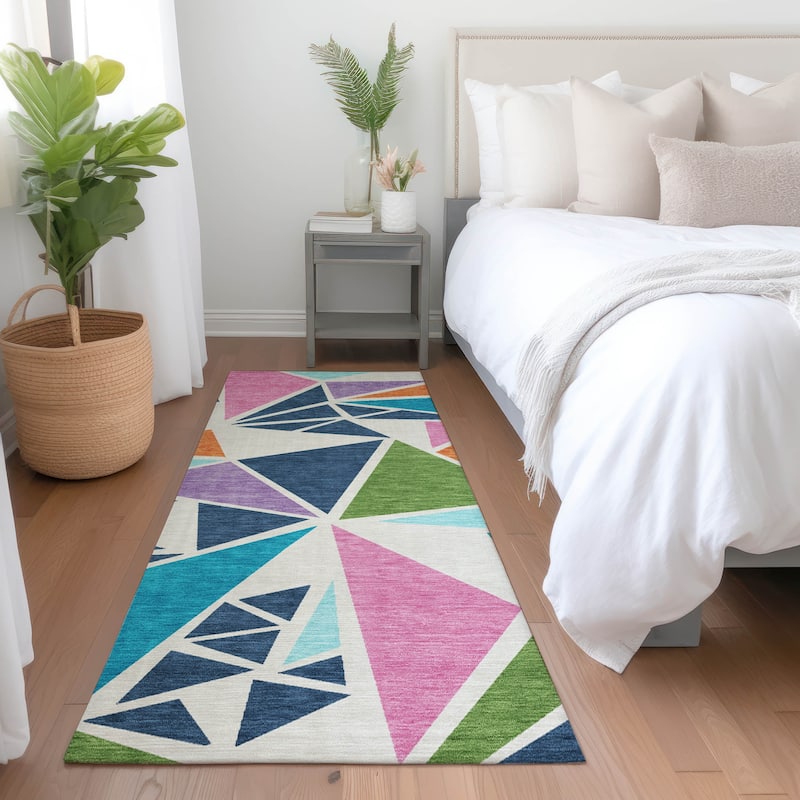 Machine Washable Indoor/ Outdoor Abstract Mosaic Chantille Rug - White - 2'3" x 7'6"