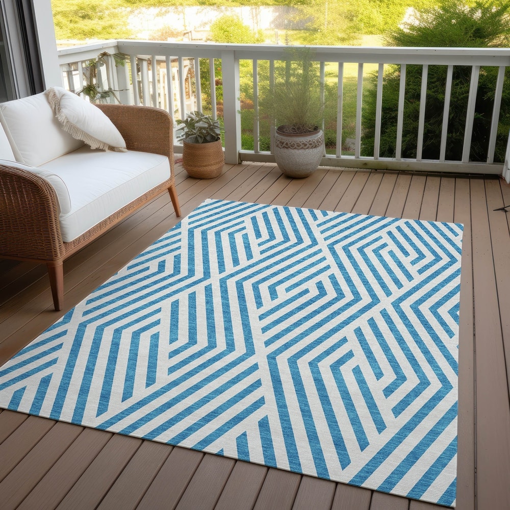 Machine Washable Indoor/ Outdoor Modern Diamonds Chantille Rug