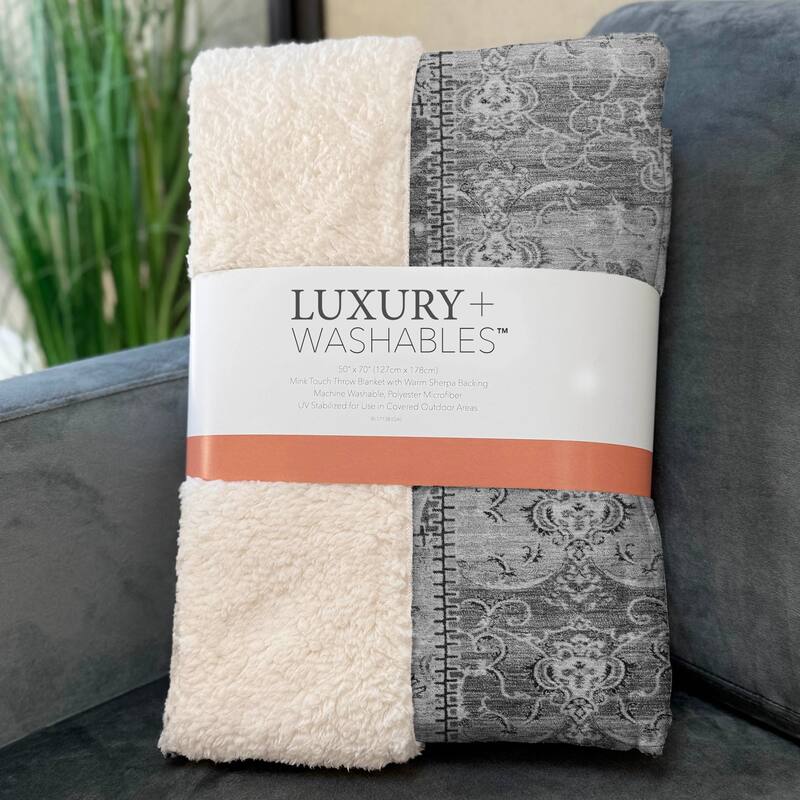 Premium Machine Washable Traditional Patchwork Sherpa Throw Blanket