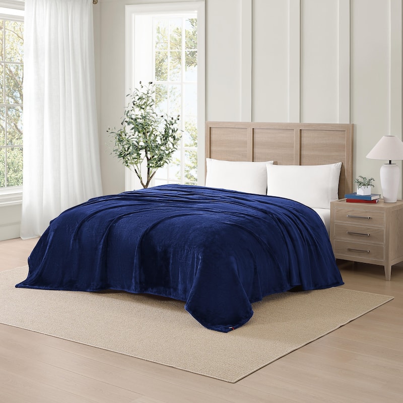 Tommy Hilfiger Solid Ultra Soft Plush Reversible Blanket - Marine Blue - Twin