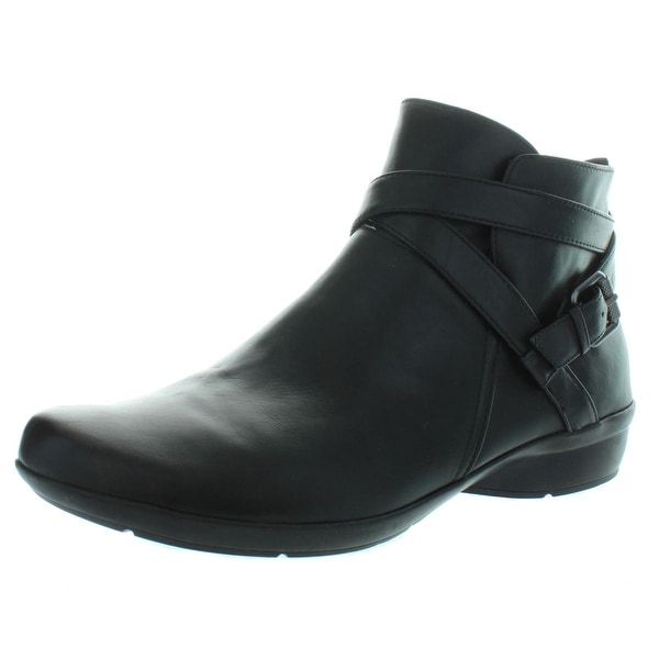 naturalizer cassandra booties