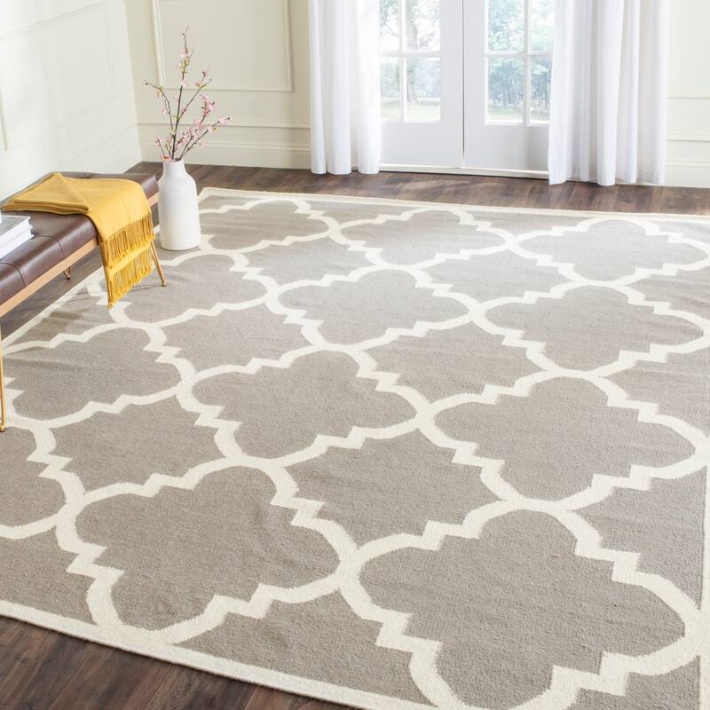 SAFAVIEH Handmade Flatweave Dhurries Jinan Modern Moroccan Wool Rug - 6' x 9' - Grey/Ivory