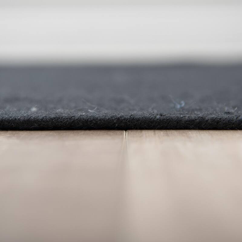 Alora Decor Breeze Hand Woven Geometric Solid Color Rug