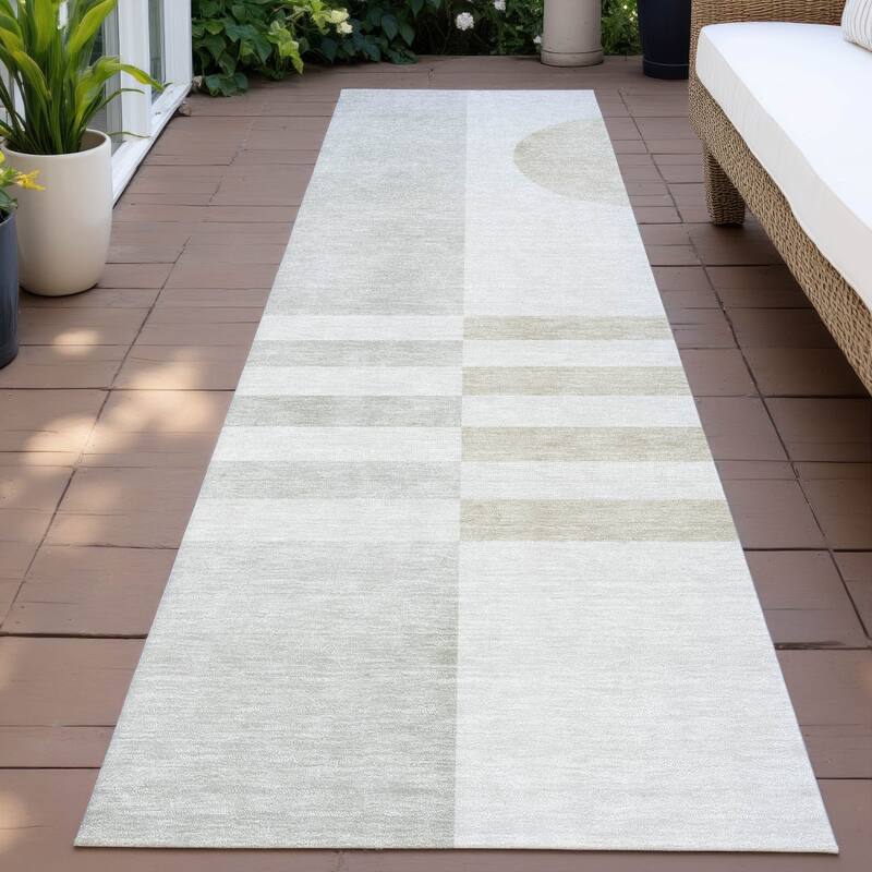 Machine Washable Indoor/Outdoor Modern Fusion Chantille Rug - Linen - 2'3" x 7'6"